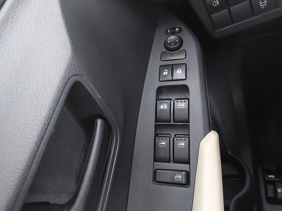 2023 Toyota Yaris  Y 