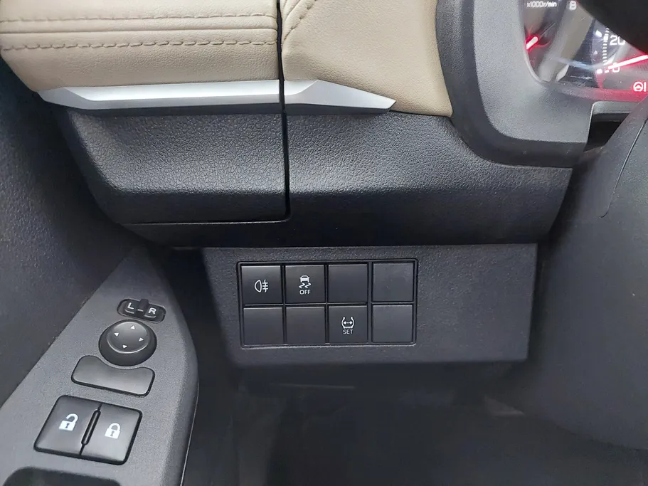 2023 Toyota Yaris  Y 