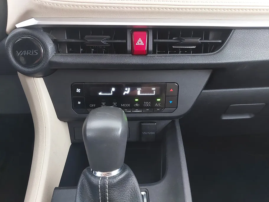 2023 Toyota Yaris  Y 