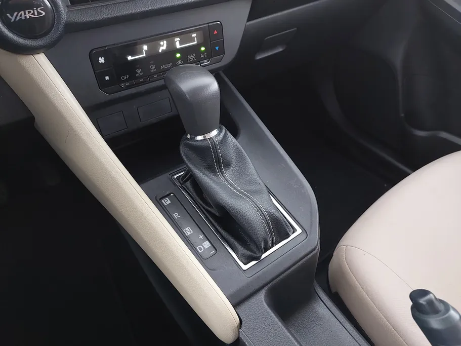 2023 Toyota Yaris  Y 