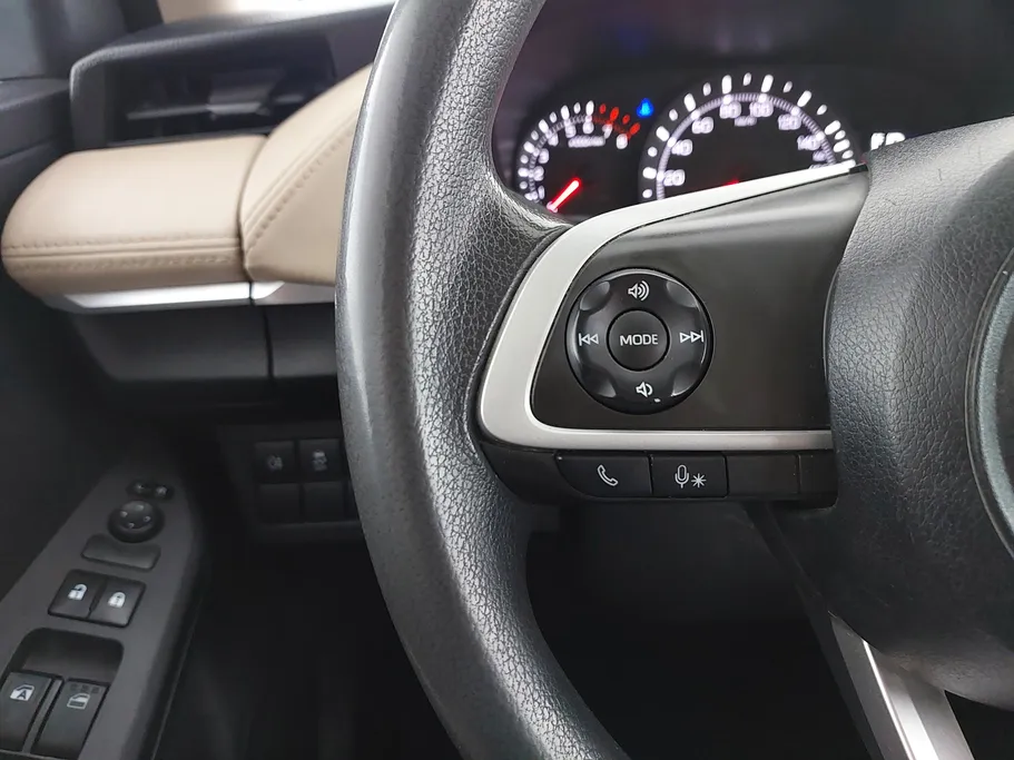 2023 Toyota Yaris  Y 