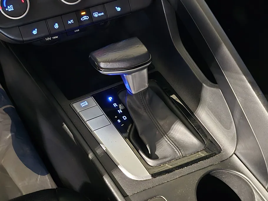 هيونداي أفانتي  2021 