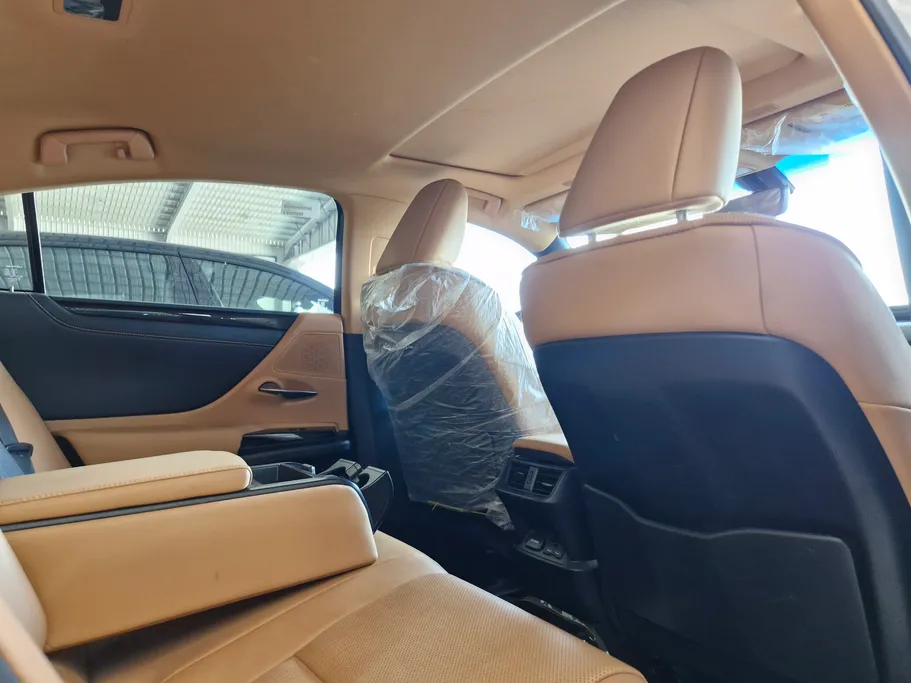 2023 Lexus ES 300 AH Hybrid  