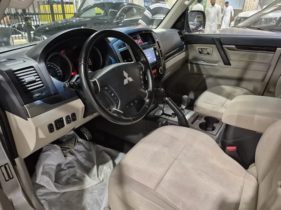 ميتسوبيشي باجيرو GLS 4Doors 2020 
