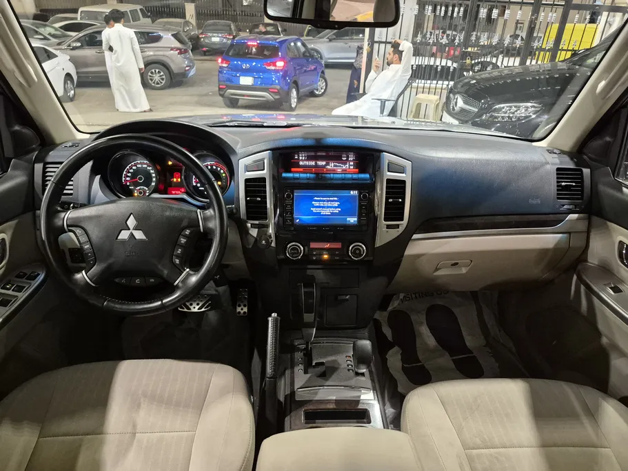 ميتسوبيشي باجيرو GLS 4Doors 2020 