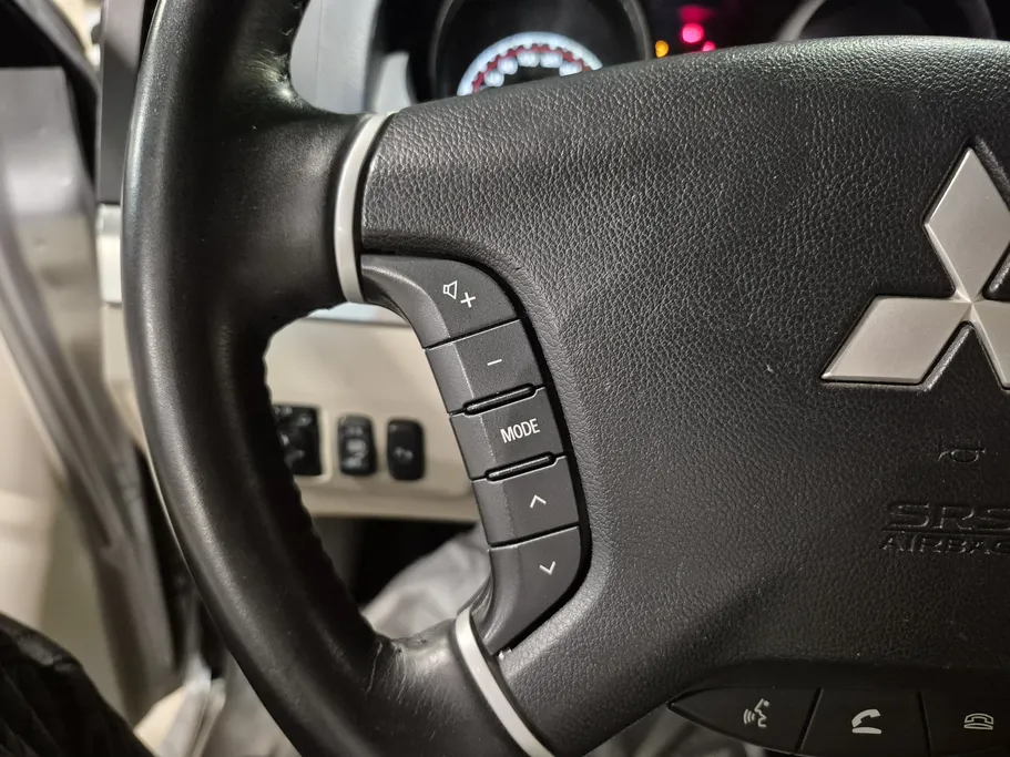 ميتسوبيشي باجيرو GLS 4Doors 2020 