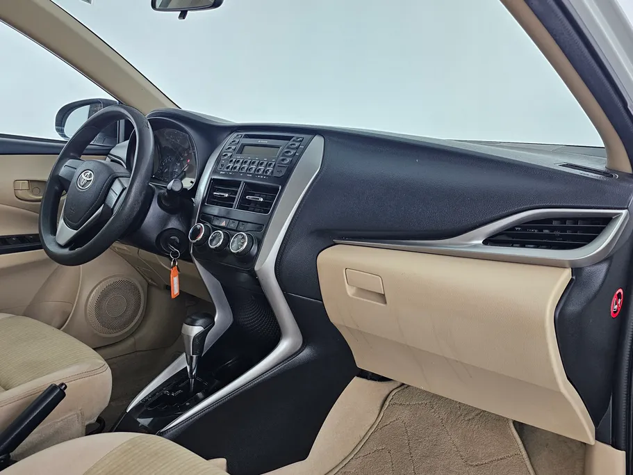 2020 Toyota Yaris  Y 