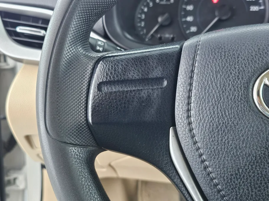2020 Toyota Yaris  Y 