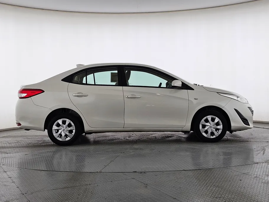 2020 Toyota Yaris  Y 