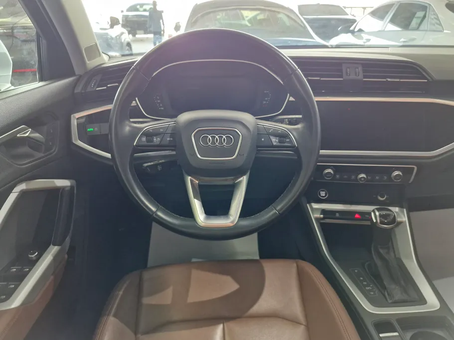2023 Audi Q3 35 TFSl 