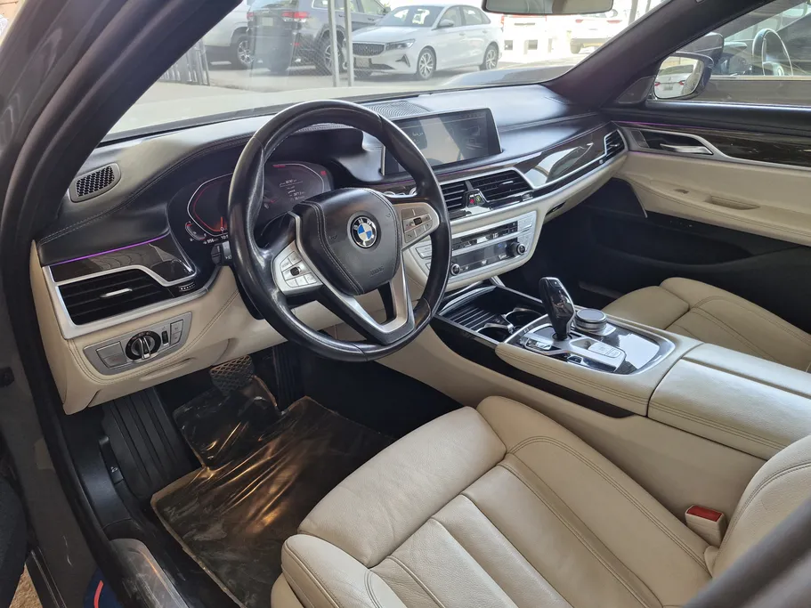 2022 BMW 7 Series 730Li 