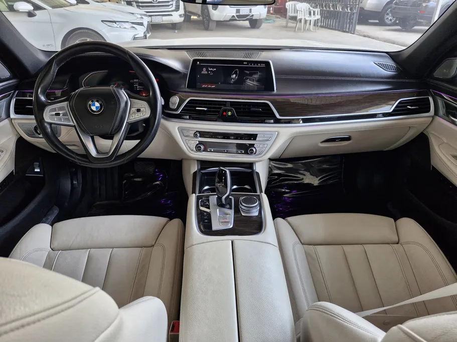 2022 BMW 7 Series 730Li 
