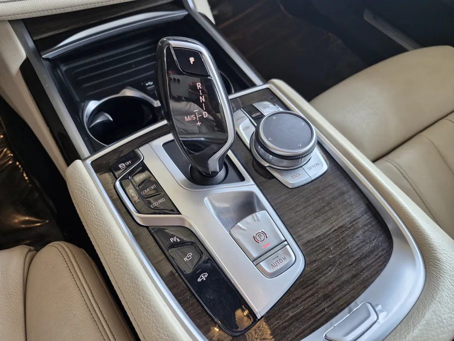 2022 BMW 7 Series 730Li 