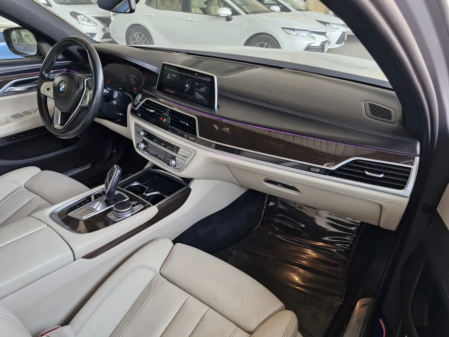 2022 BMW 7 Series 730Li 
