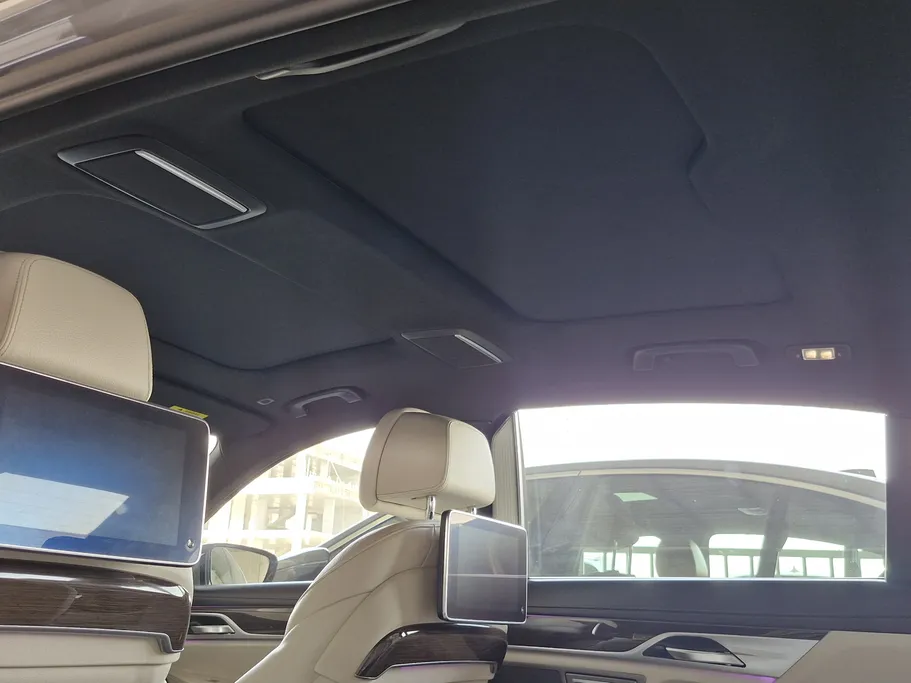2022 BMW 7 Series 730Li 