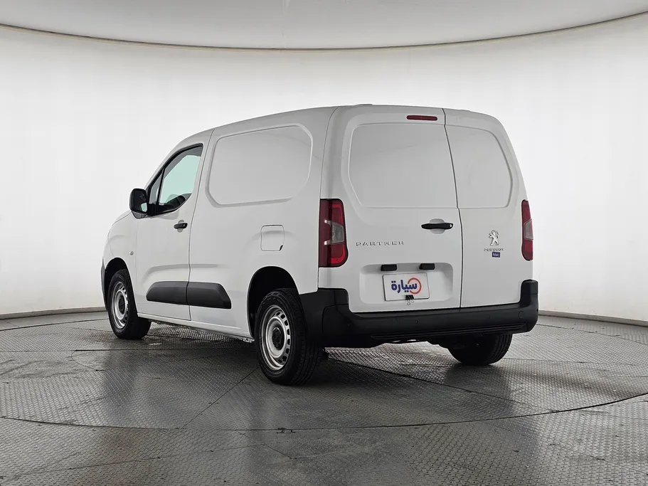 2023 Peugeot Partner Short van 