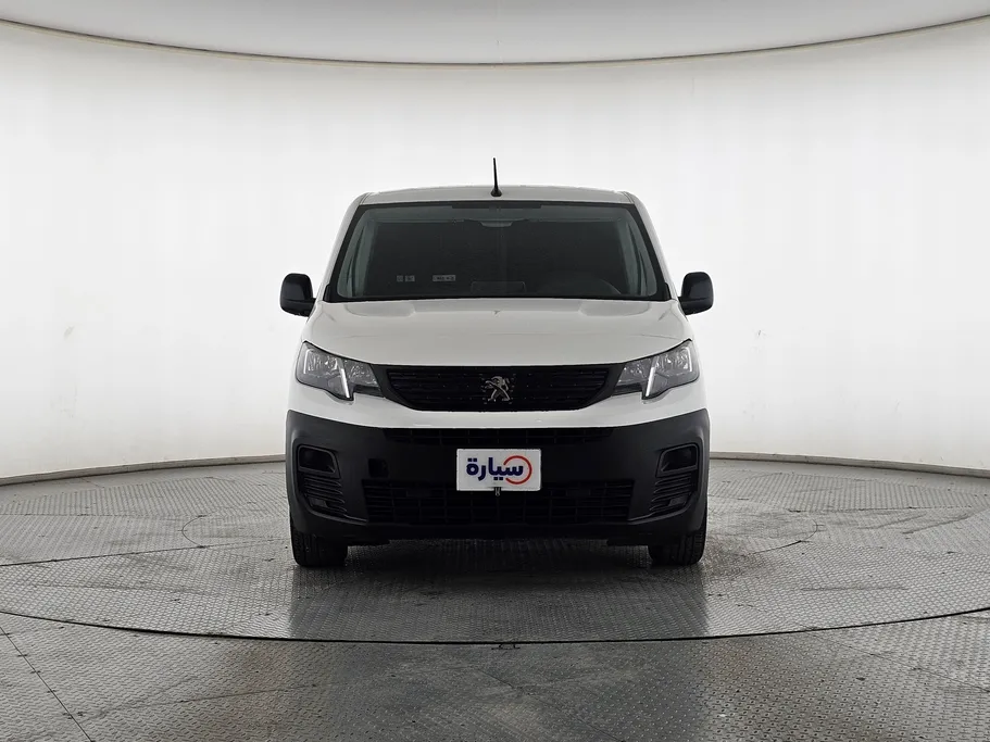 2023 Peugeot Partner Short van 