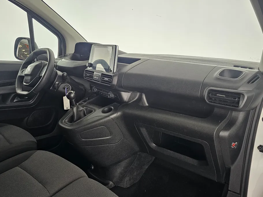2023 Peugeot Partner Short van 