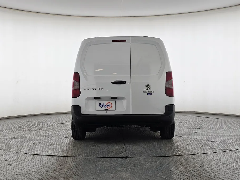 2023 Peugeot Partner Short van 
