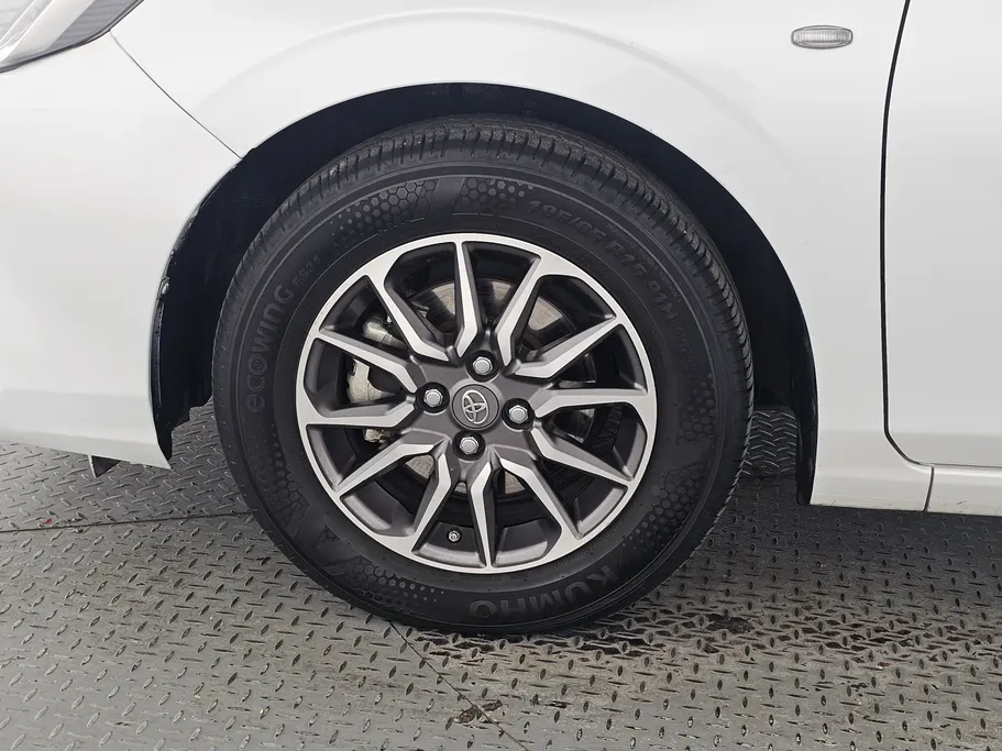 2023 Toyota Yaris  Y 