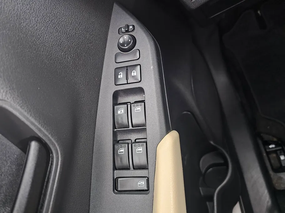 2023 Toyota Yaris  Y 