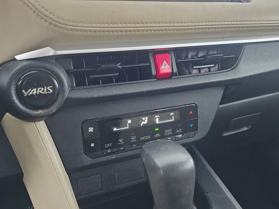 2023 Toyota Yaris  Y 
