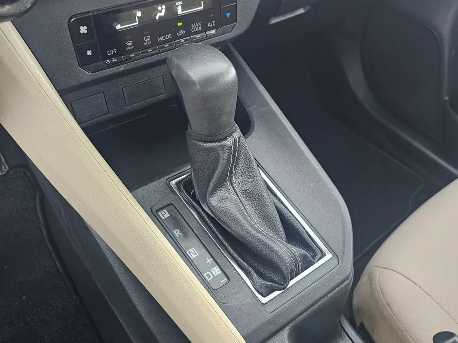 2023 Toyota Yaris  Y 
