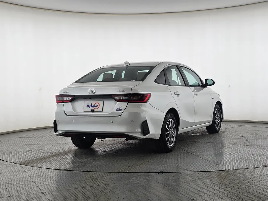2023 Toyota Yaris  Y 