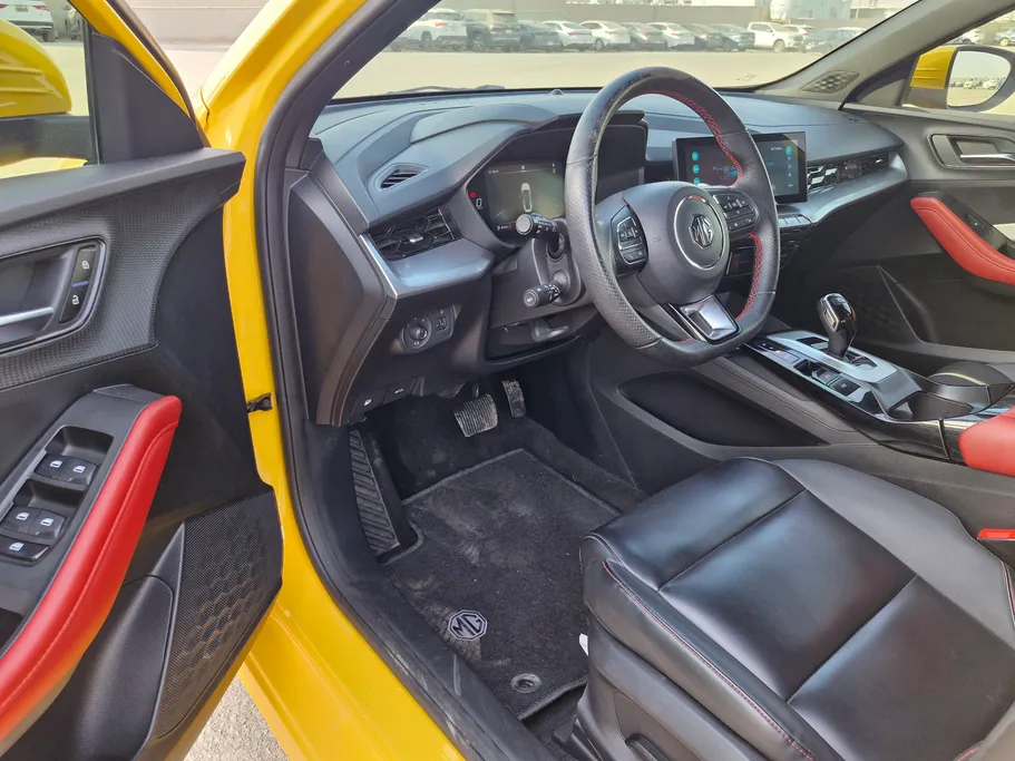 2022 MG GT LUX 
