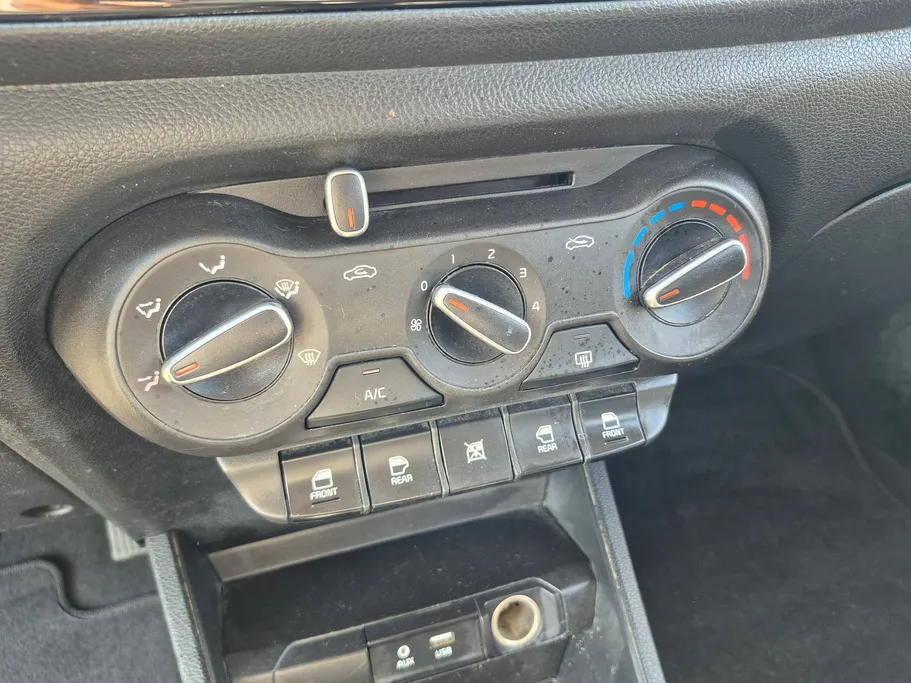 2023 Kia Pegas LX 