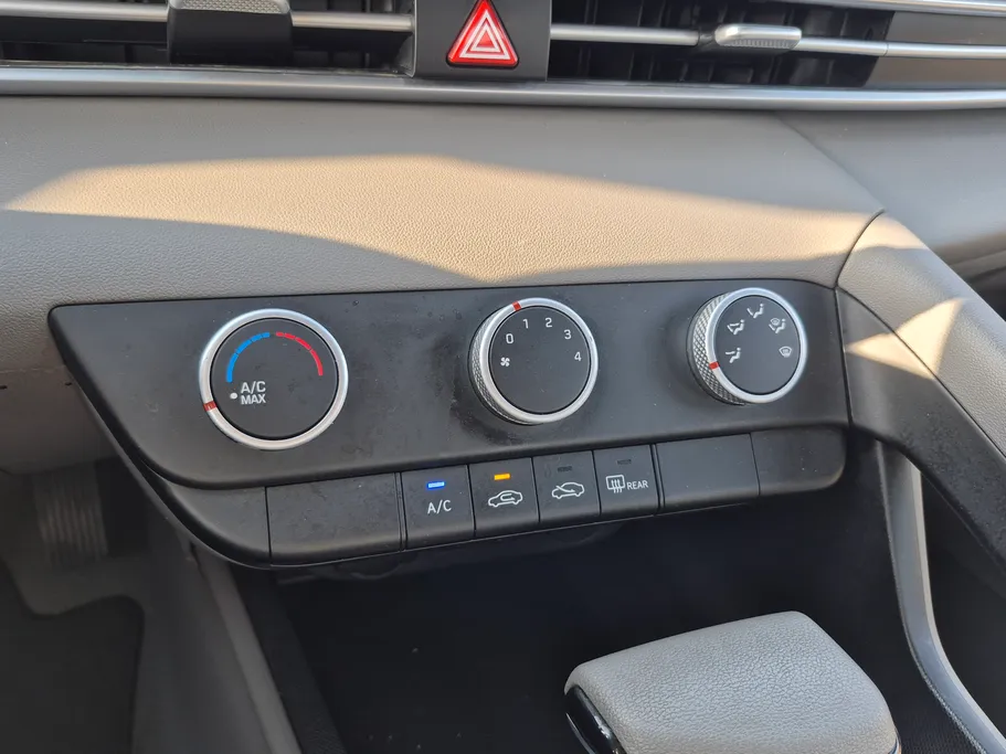 2024 Hyundai Elantra Fleet 