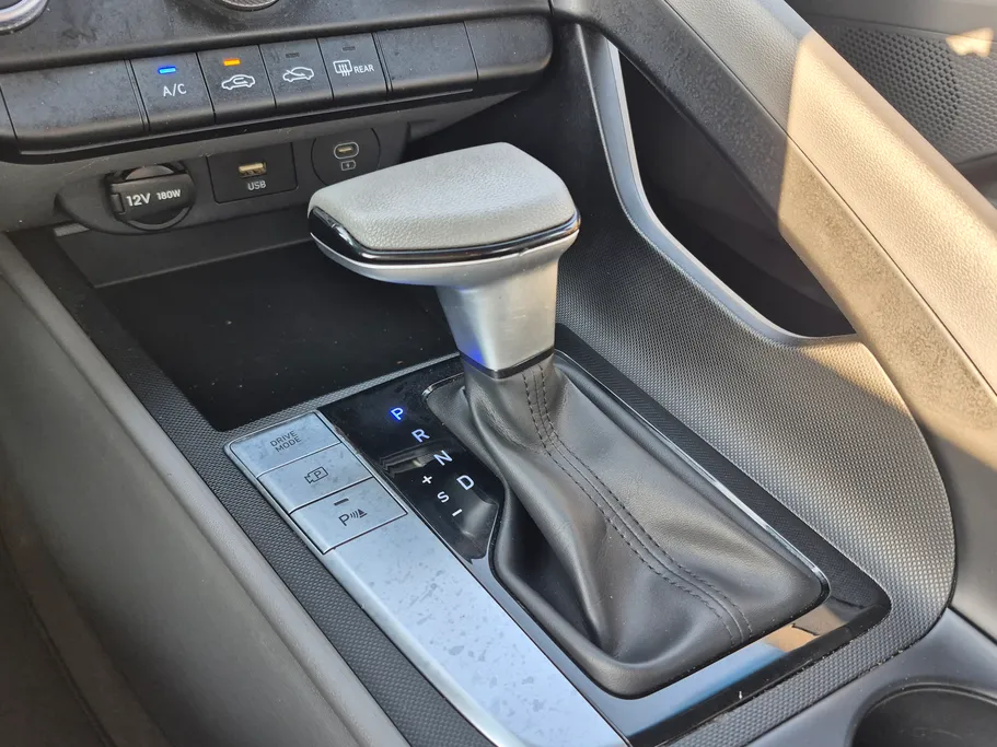 2024 Hyundai Elantra Fleet 