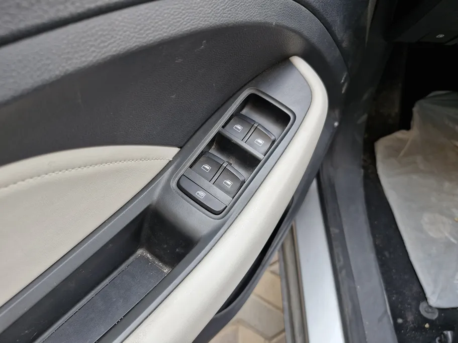 2023 MG ZS LUX 