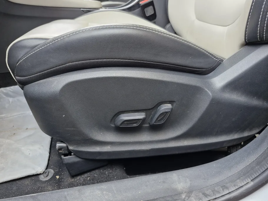 2023 MG ZS LUX 