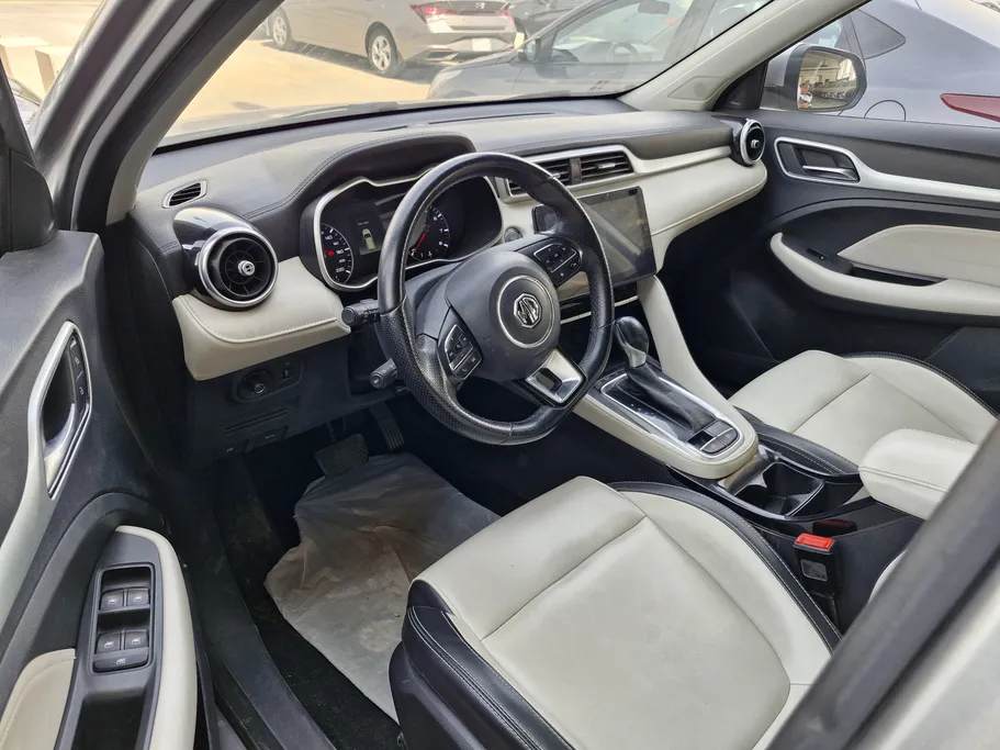 2023 MG ZS LUX 