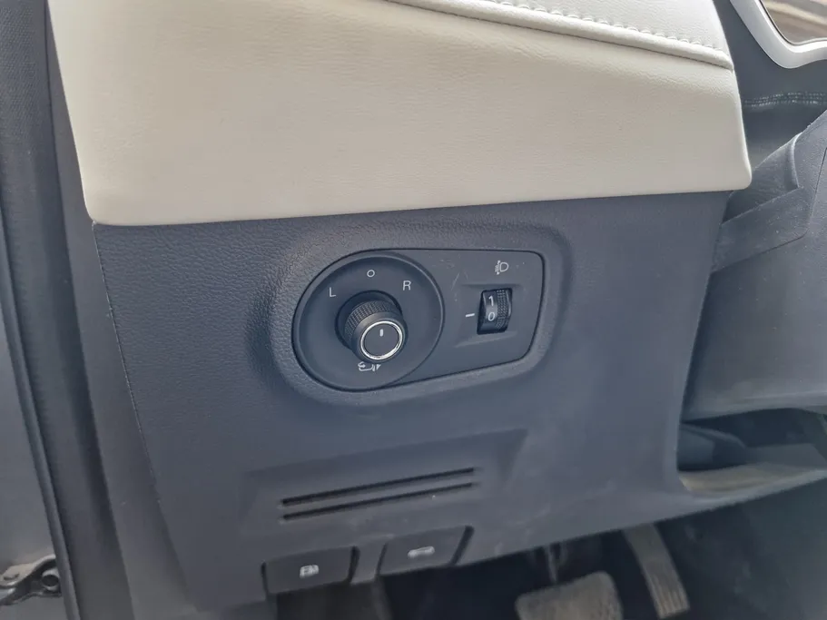 2023 MG ZS LUX 