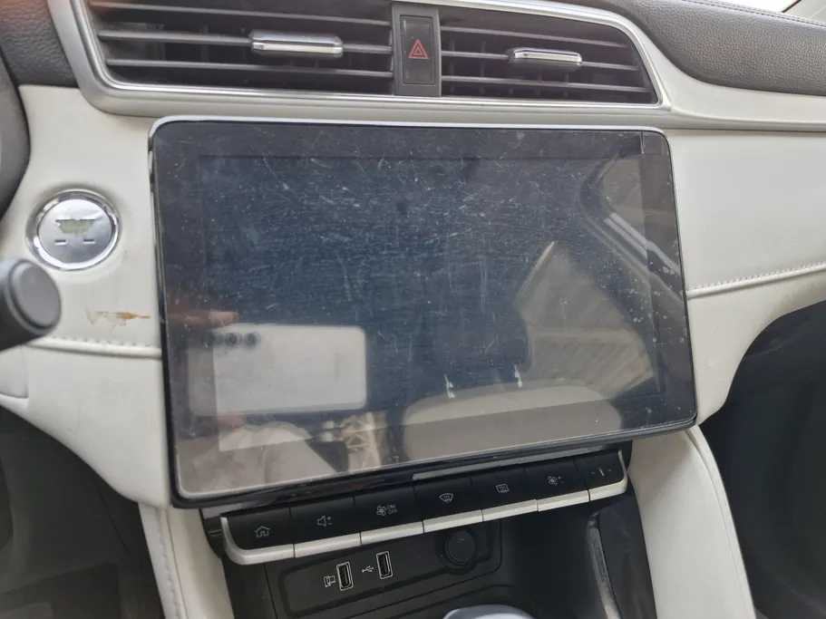 2023 MG ZS LUX 