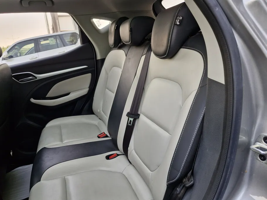 2023 MG ZS LUX 
