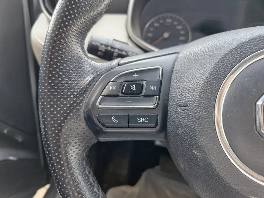 2023 MG ZS LUX 