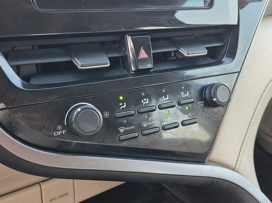 2022 Toyota Camry  LE 