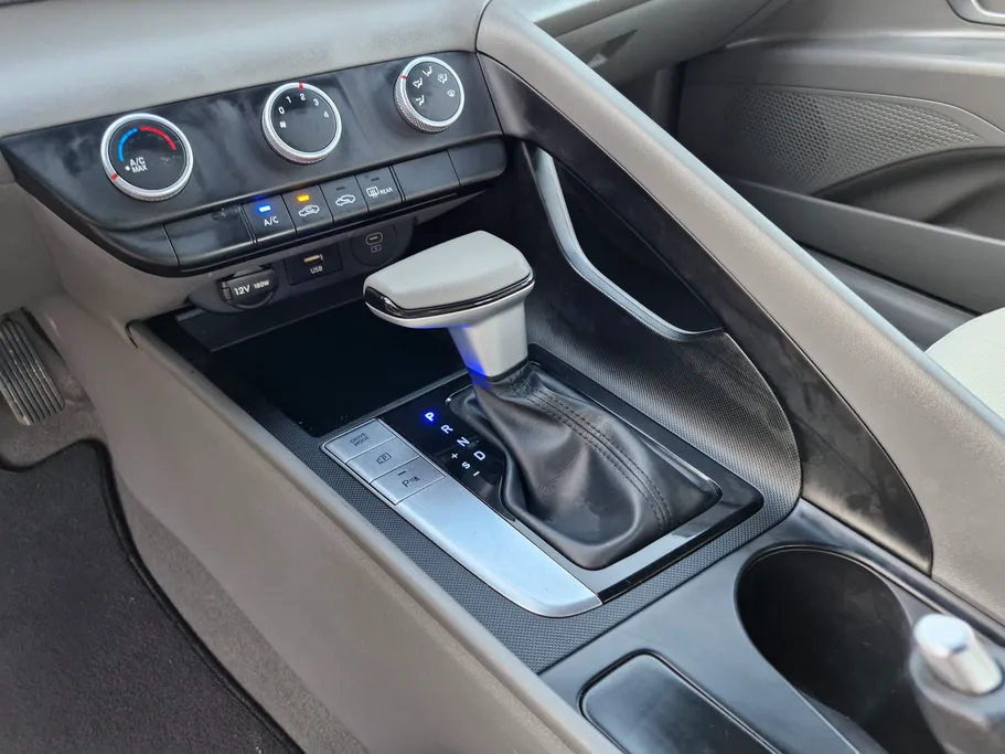 2024 Hyundai Elantra Fleet 