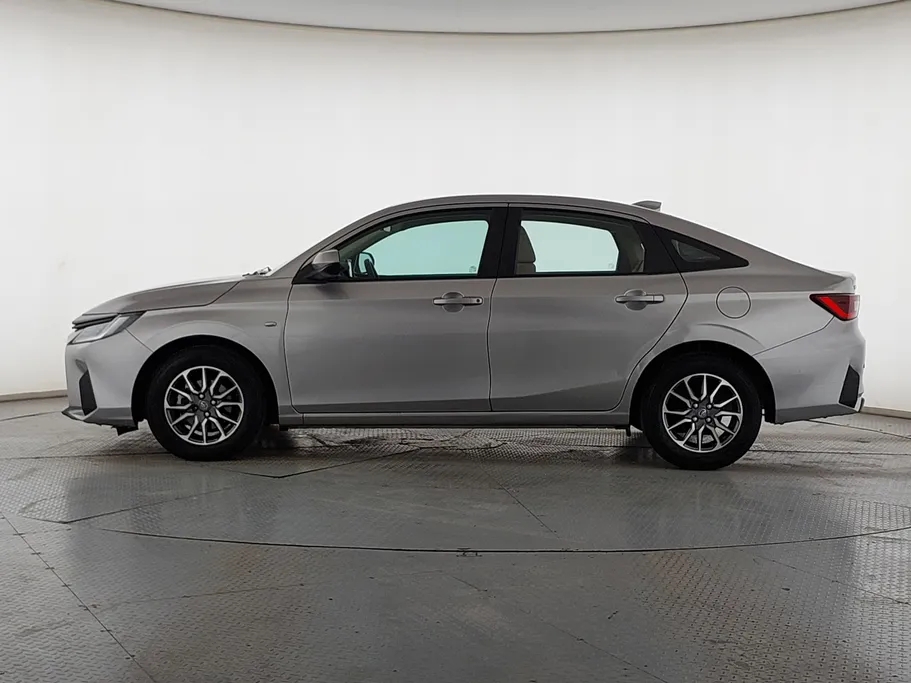 2023 Toyota Yaris  Y 