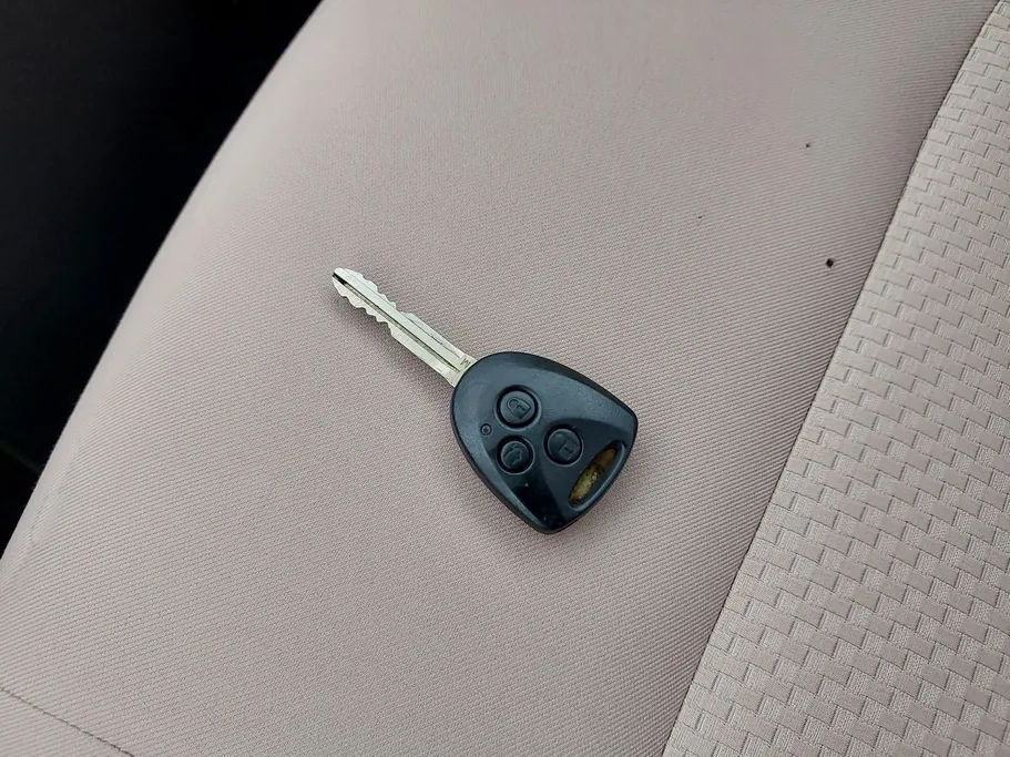 2023 Toyota Yaris  Y 