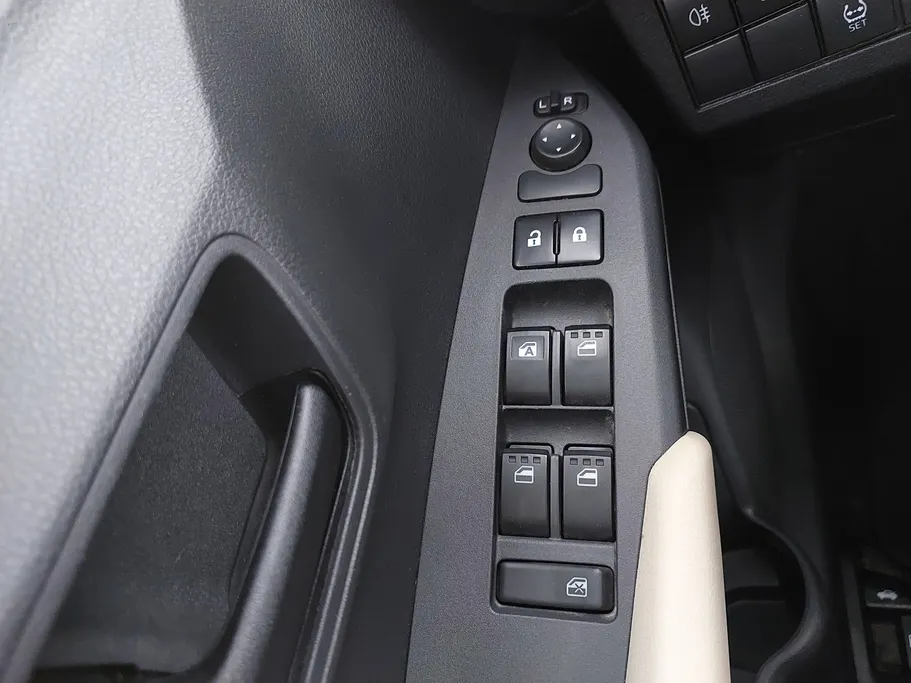 2023 Toyota Yaris  Y 