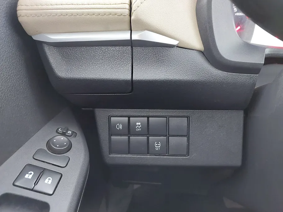 2023 Toyota Yaris  Y 