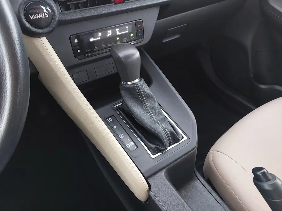 2023 Toyota Yaris  Y 