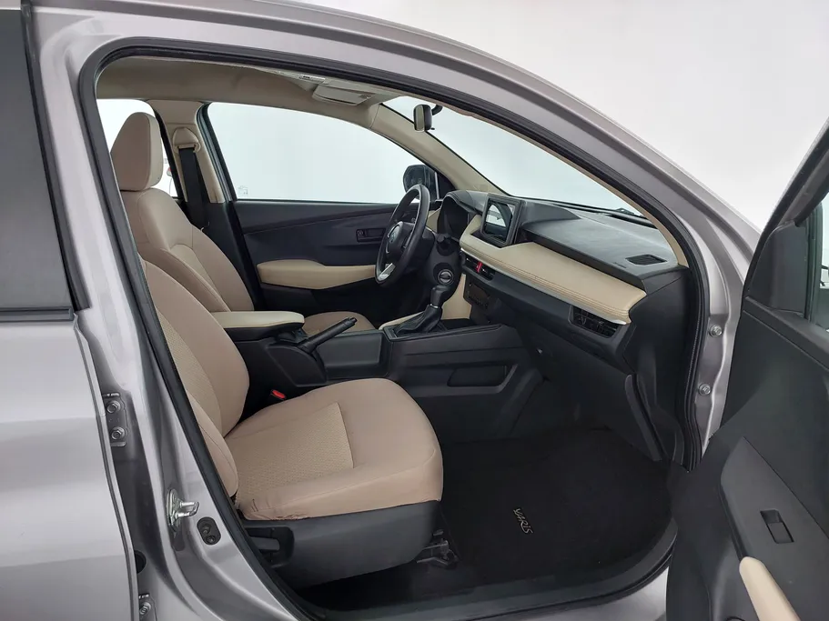 2023 Toyota Yaris  Y 
