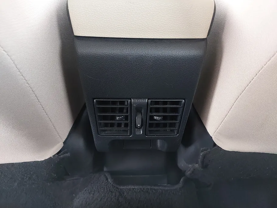 2023 Toyota Yaris  Y 