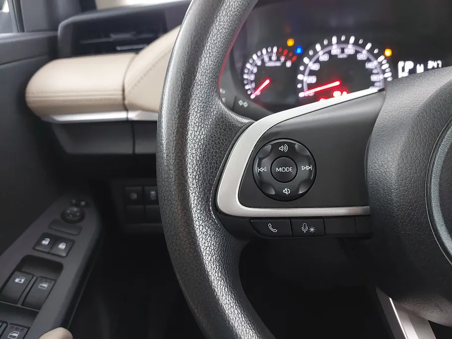 2023 Toyota Yaris  Y 
