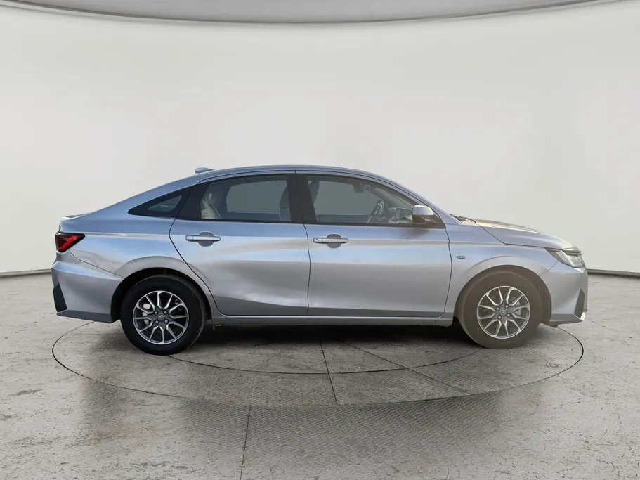 2023 Toyota Yaris  Y 